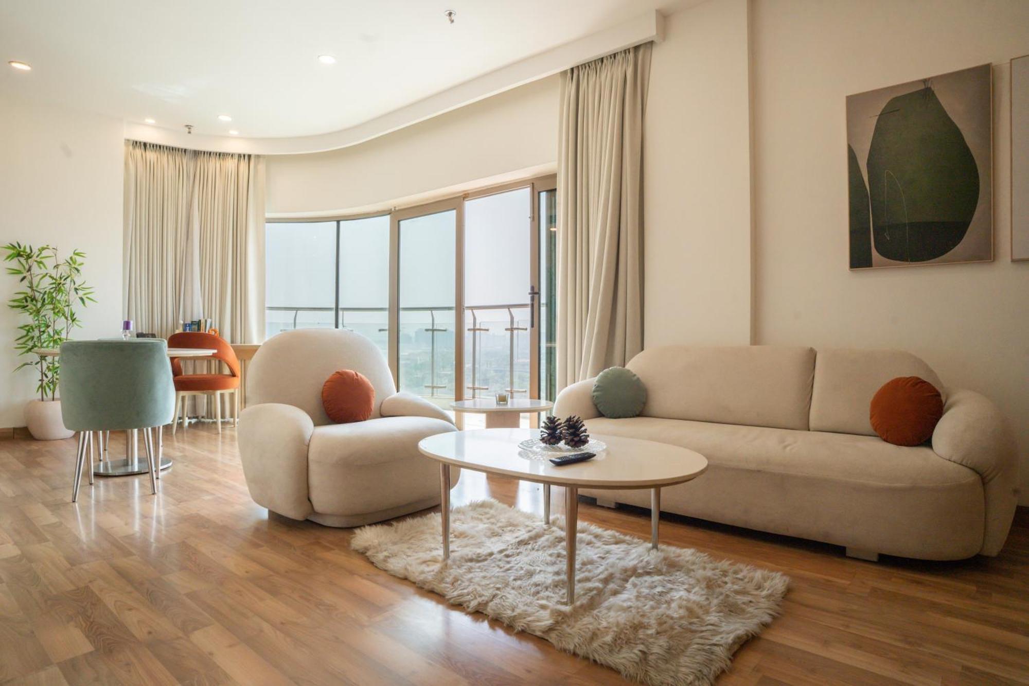 Ar Suites Klj Square Gurgaon Extérieur photo