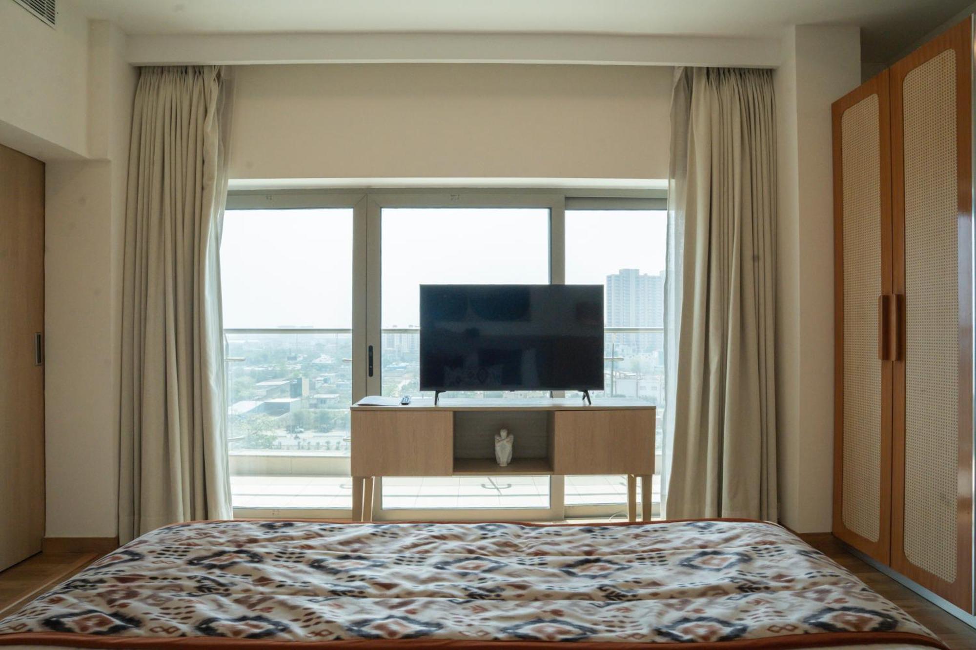 Ar Suites Klj Square Gurgaon Extérieur photo