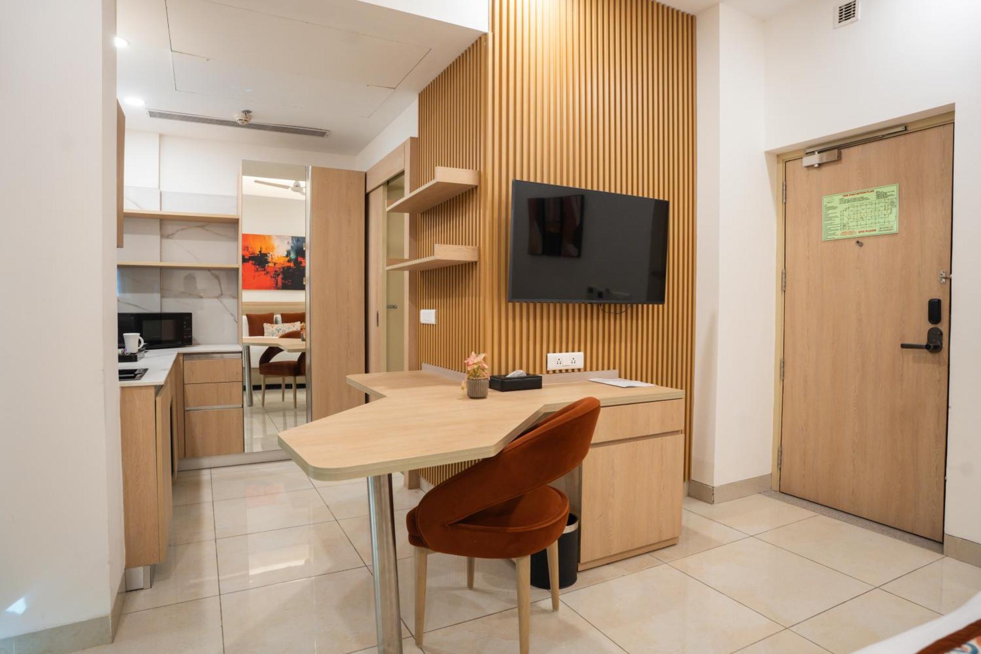 Ar Suites Klj Square Gurgaon Extérieur photo