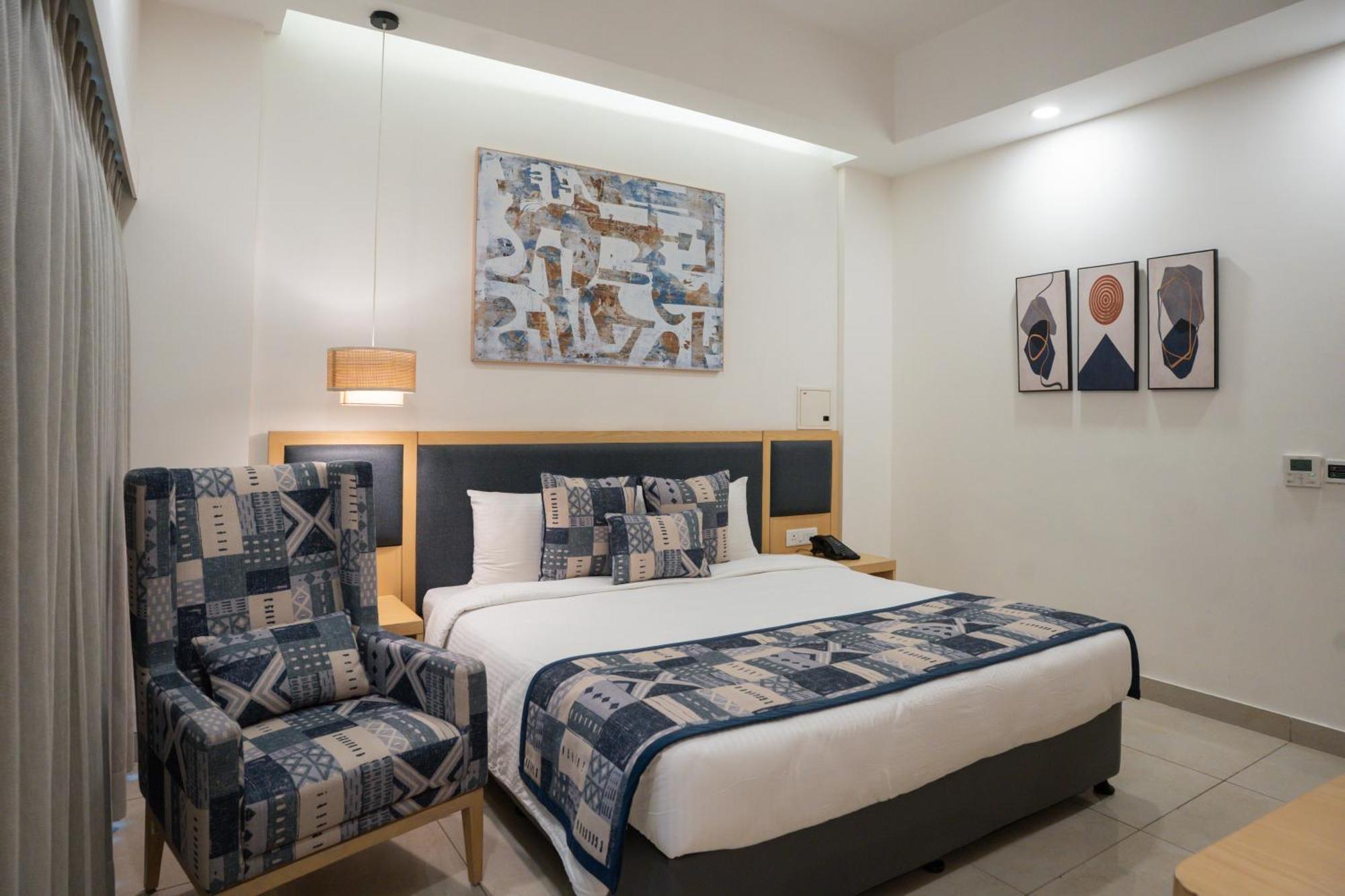 Ar Suites Klj Square Gurgaon Extérieur photo