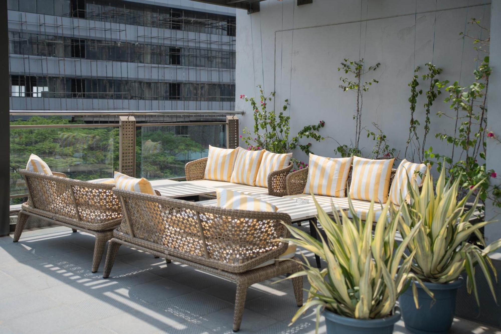 Ar Suites Klj Square Gurgaon Extérieur photo