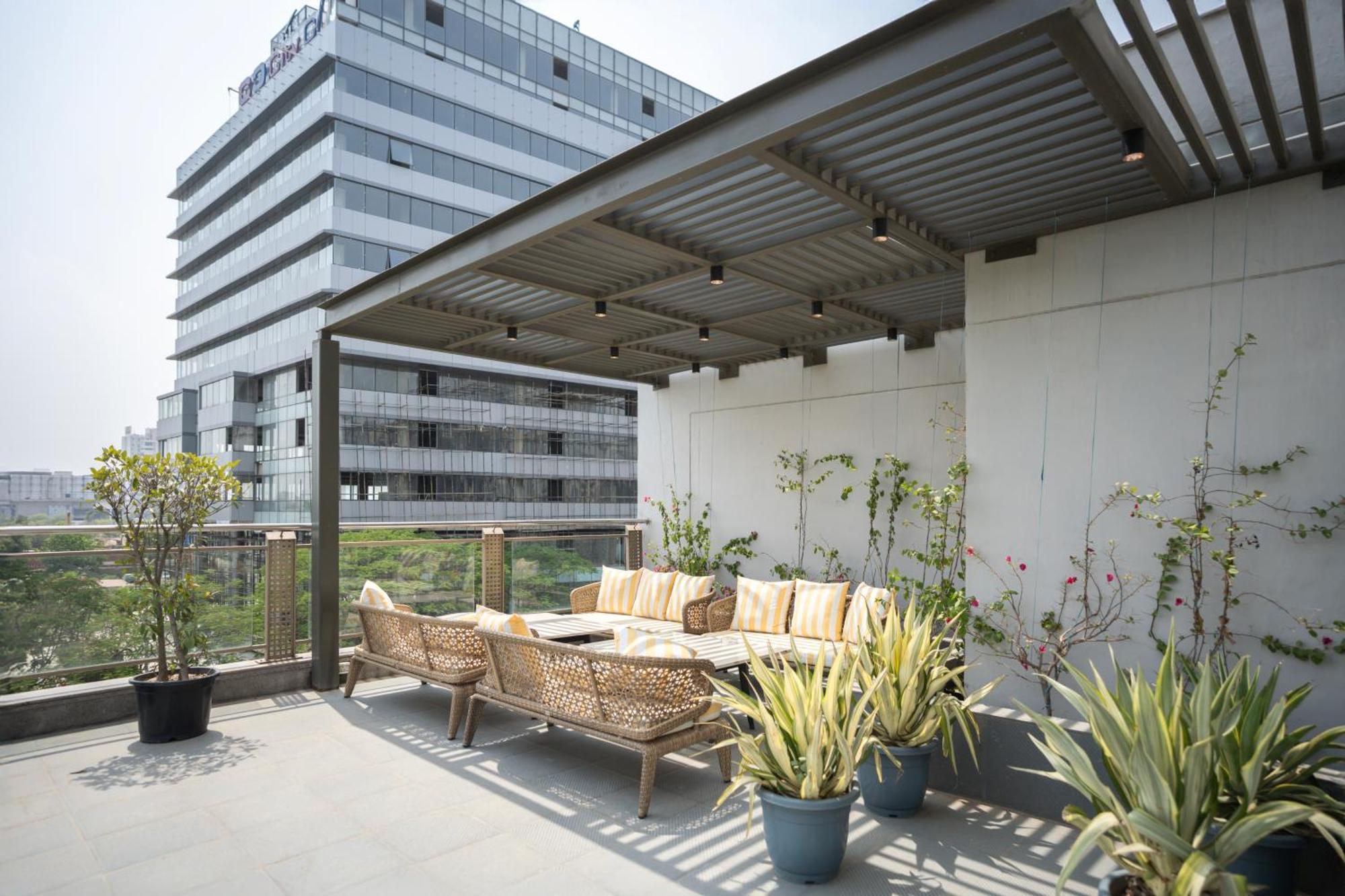 Ar Suites Klj Square Gurgaon Extérieur photo